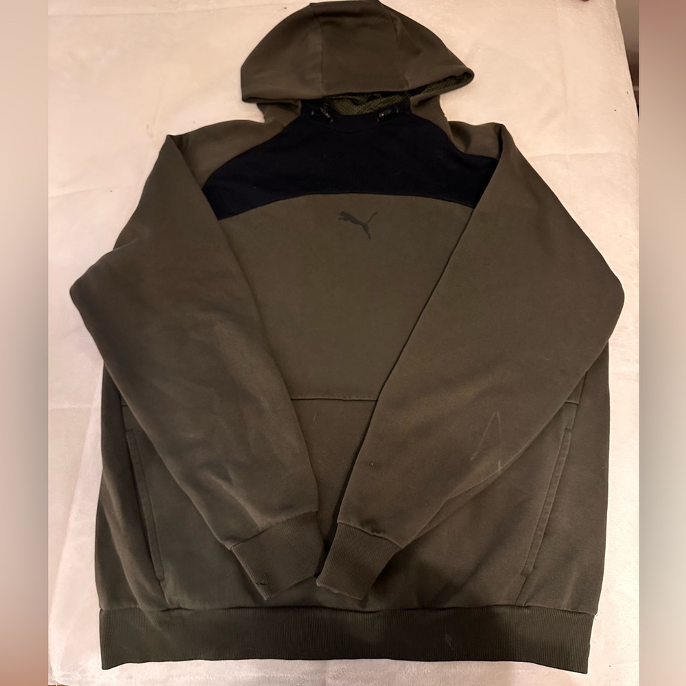 Puma Hoodie Sweatshirt with Pockets Size XXLarge Never Worn Smoke-Free Home